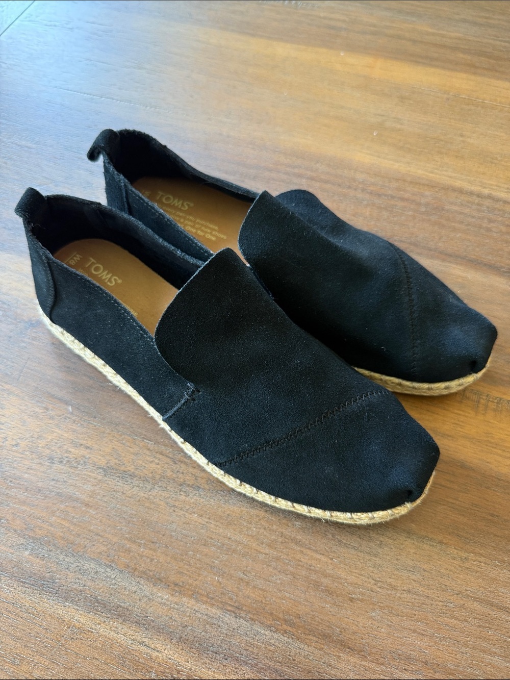 Women’s Toms Black Slip-On Espadrille Loafers Size 8.5